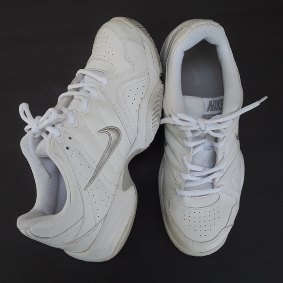 leather upper tennis shoes